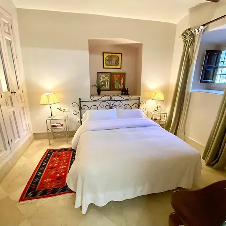 Casa De Bates 3*